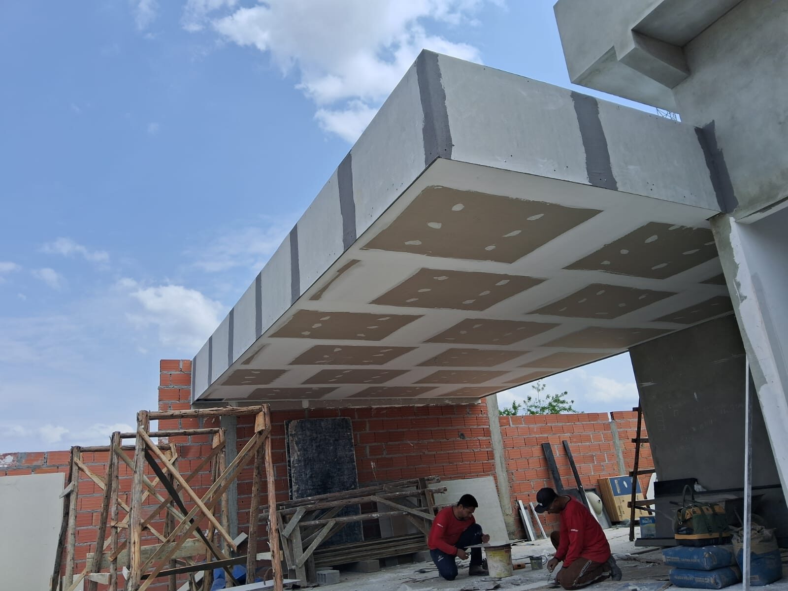 Execução de laje em concreto com acabamento estrutural aparente
